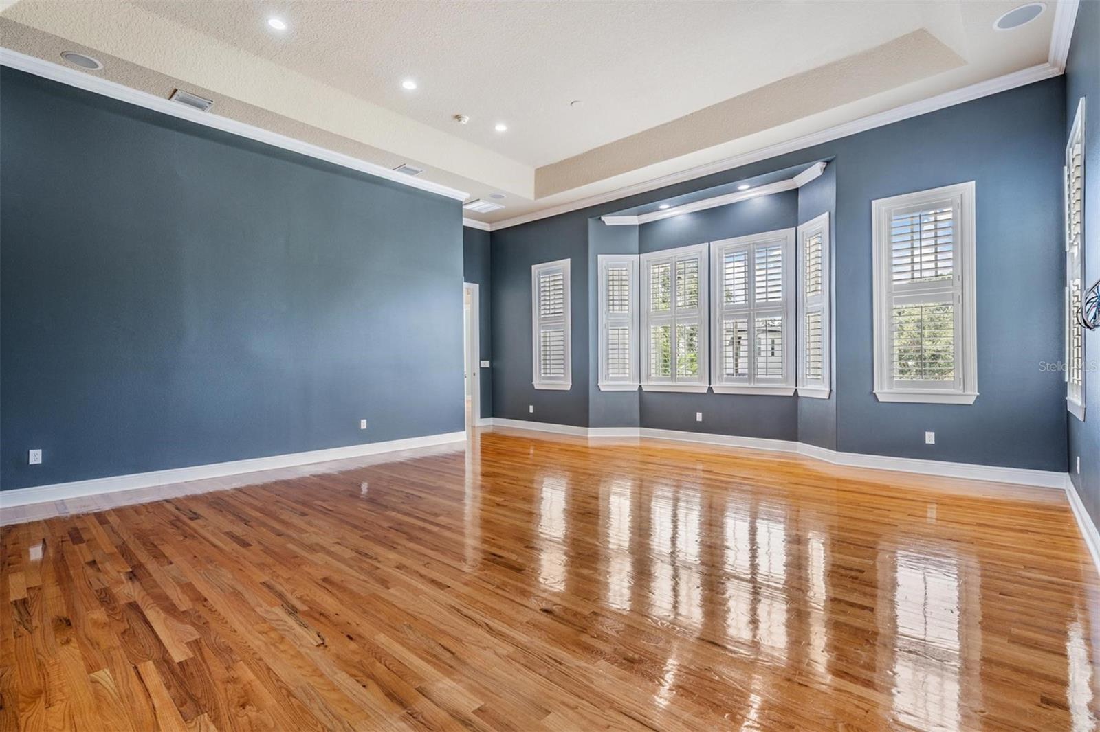 Listing photo id 20 for 650 Geneva Place