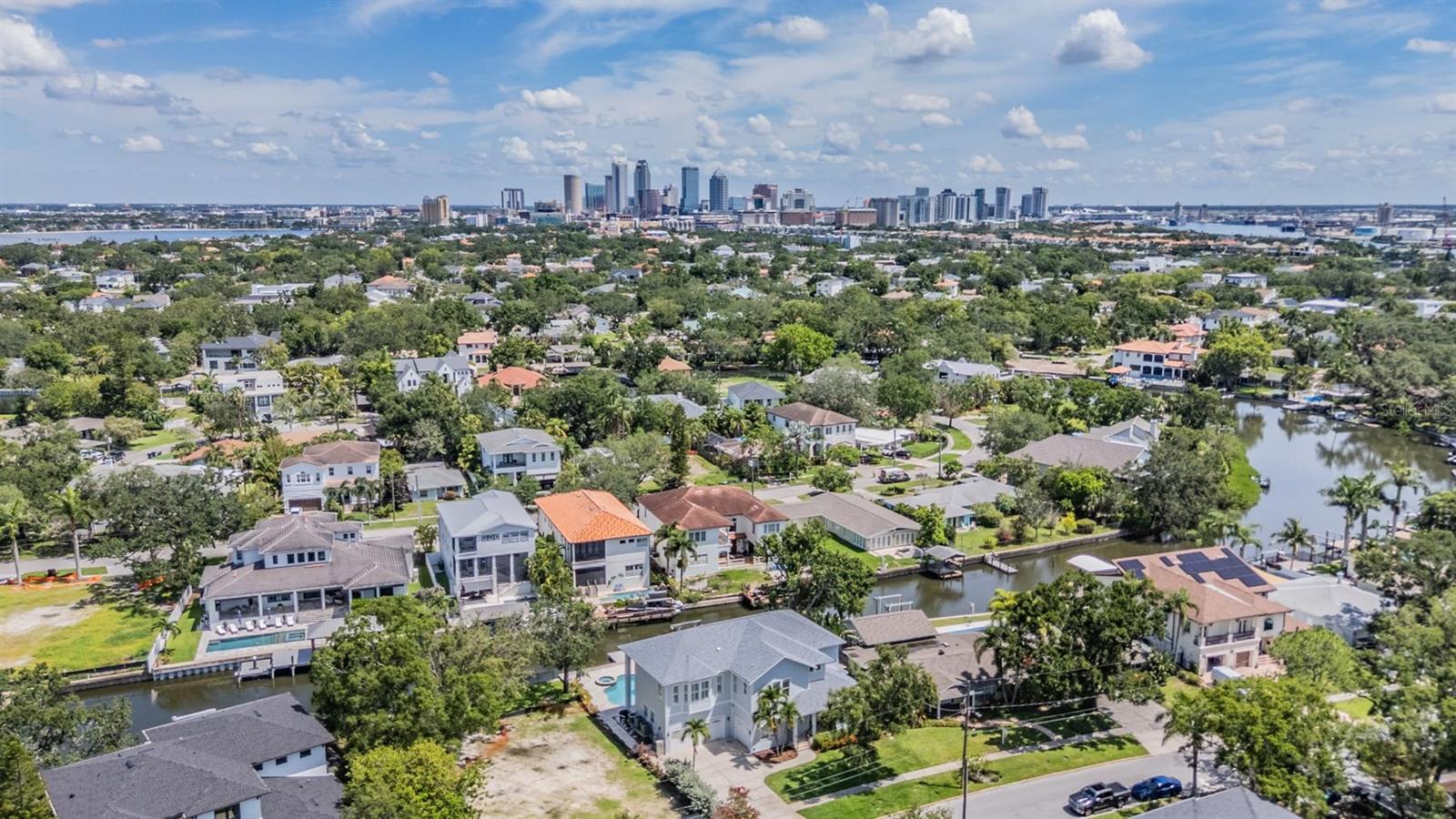 Listing photo id 54 for 650 Geneva Place