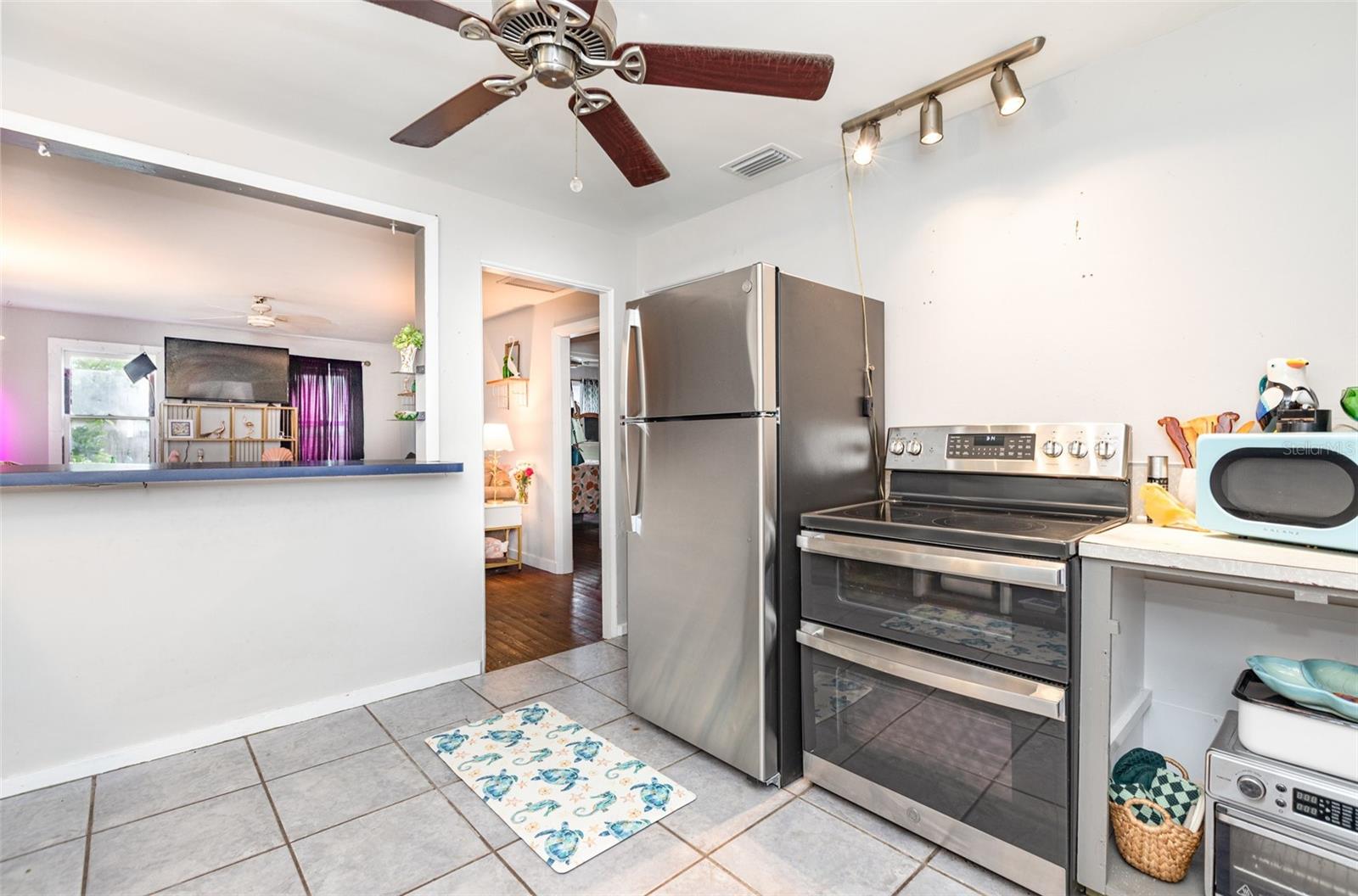 Image 3 of 12 For 1813 7th Street W