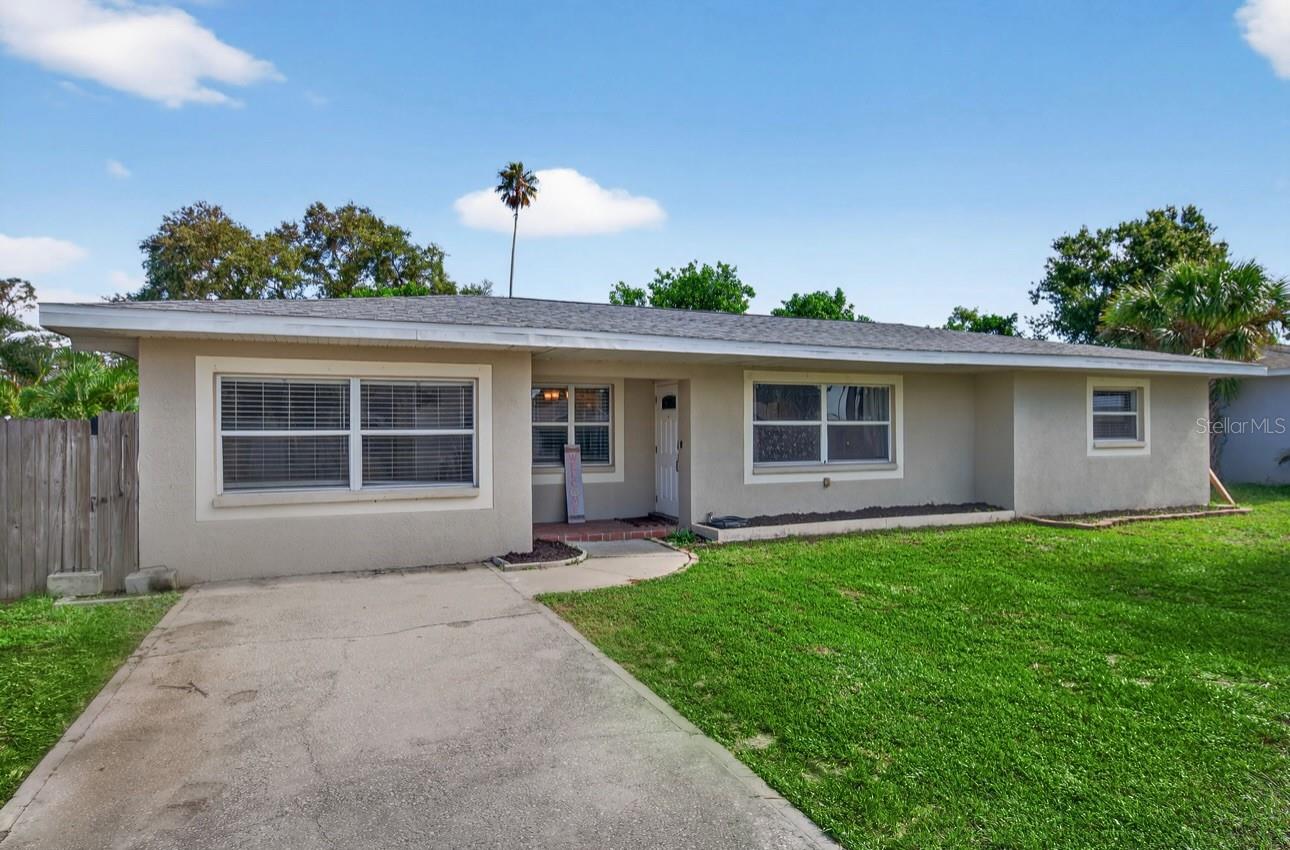 Image 3 of 48 For 10851 62nd Avenue