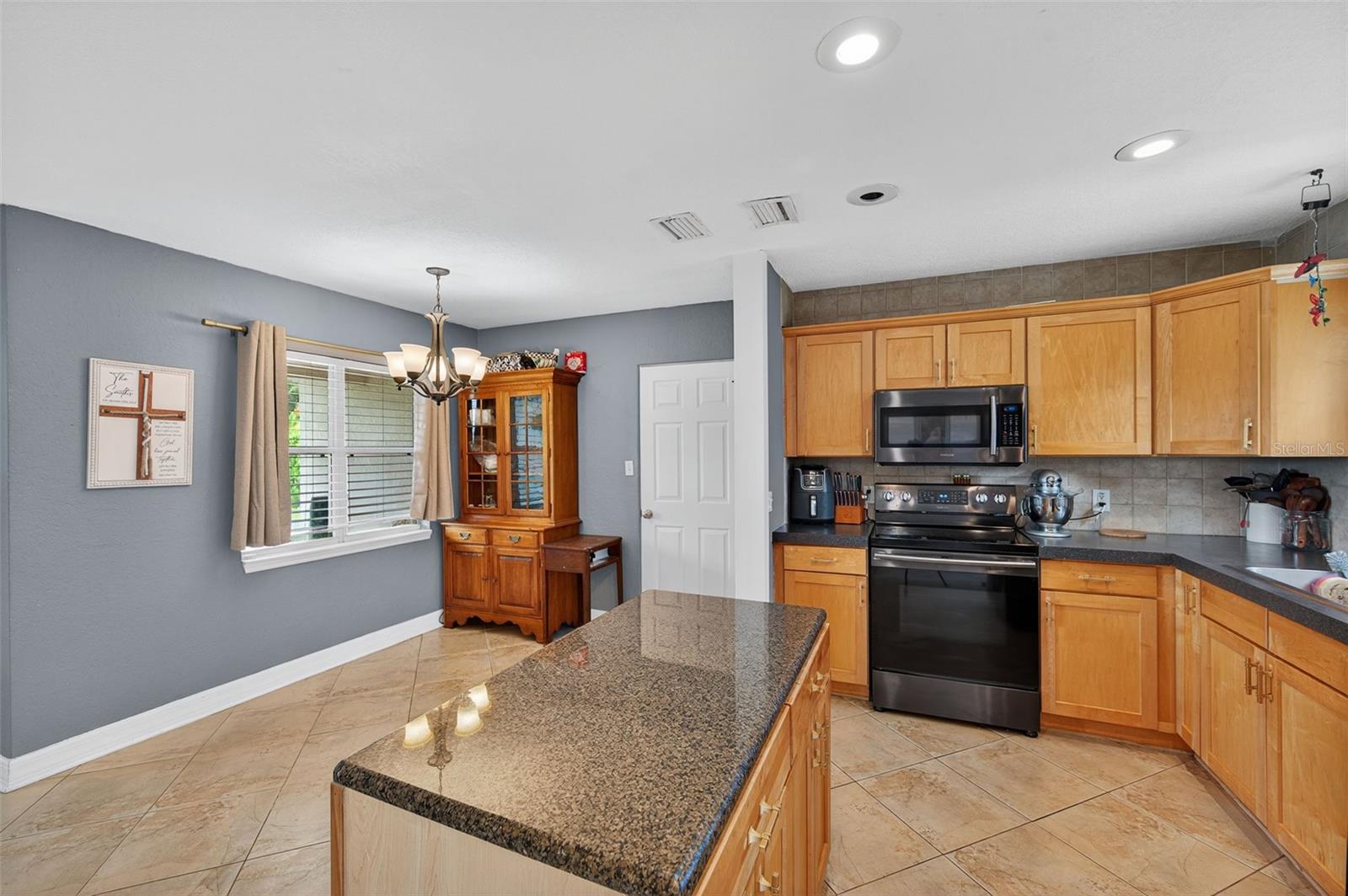 Image 7 of 48 For 10851 62nd Avenue