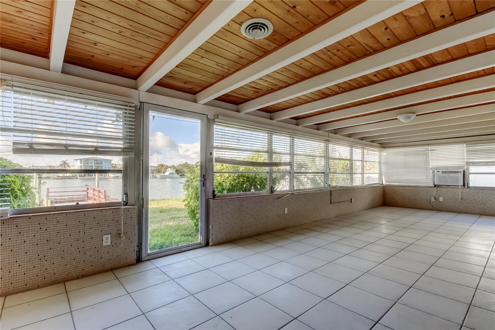 Image 22 of 27 For 307 173rd Avenue E