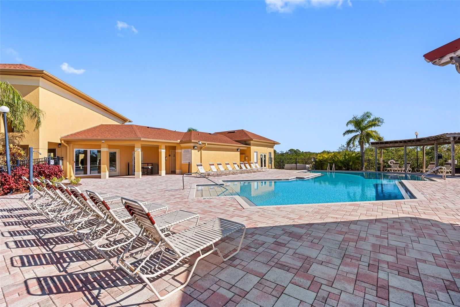 Image 18 of 99 For 4323 Bayside Village Drive 202