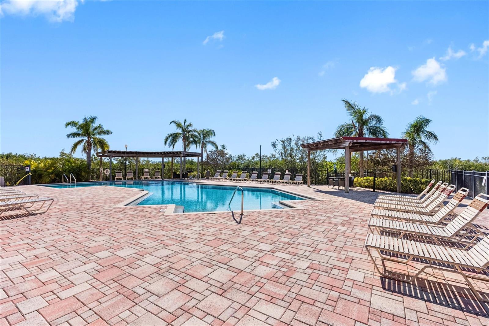Image 27 of 99 For 4323 Bayside Village Drive 202