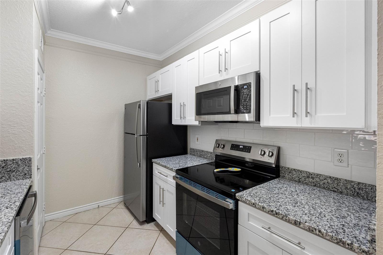 Image 77 of 99 For 4323 Bayside Village Drive 202