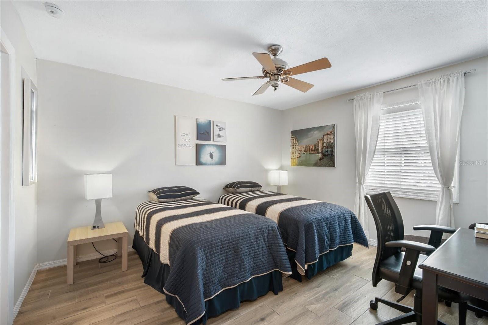 Image 10 of 25 For 3873 Pompano Drive Se D