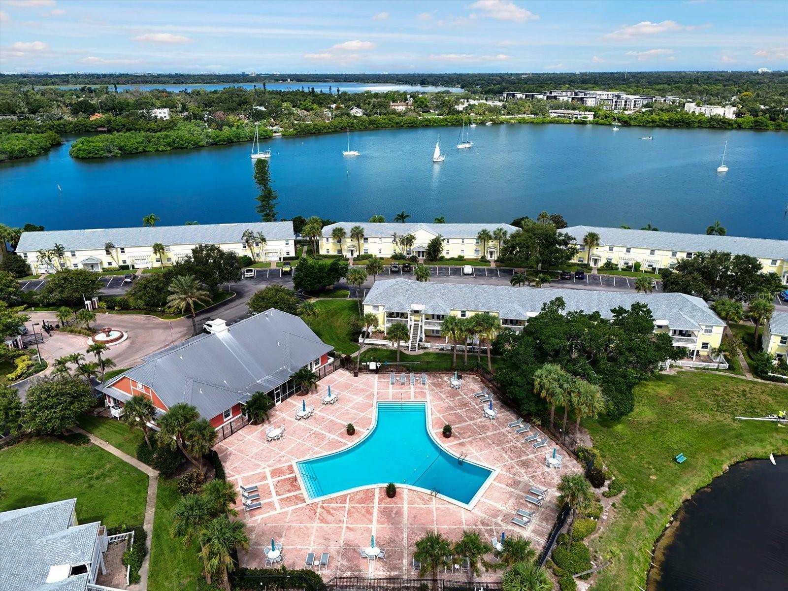 Image 21 of 25 For 3873 Pompano Drive Se D