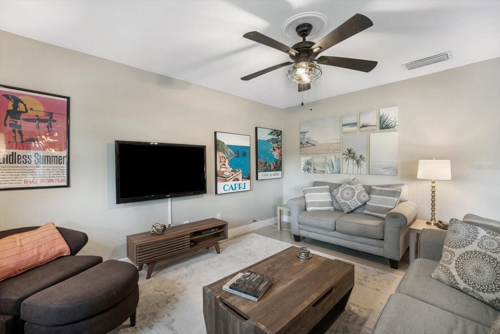 Image 4 of 25 For 3873 Pompano Drive Se D