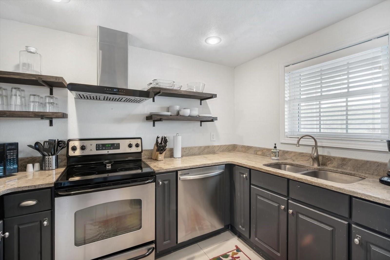 Image 7 of 25 For 3873 Pompano Drive Se D