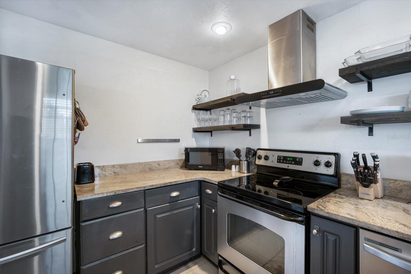 Image 8 of 25 For 3873 Pompano Drive Se D