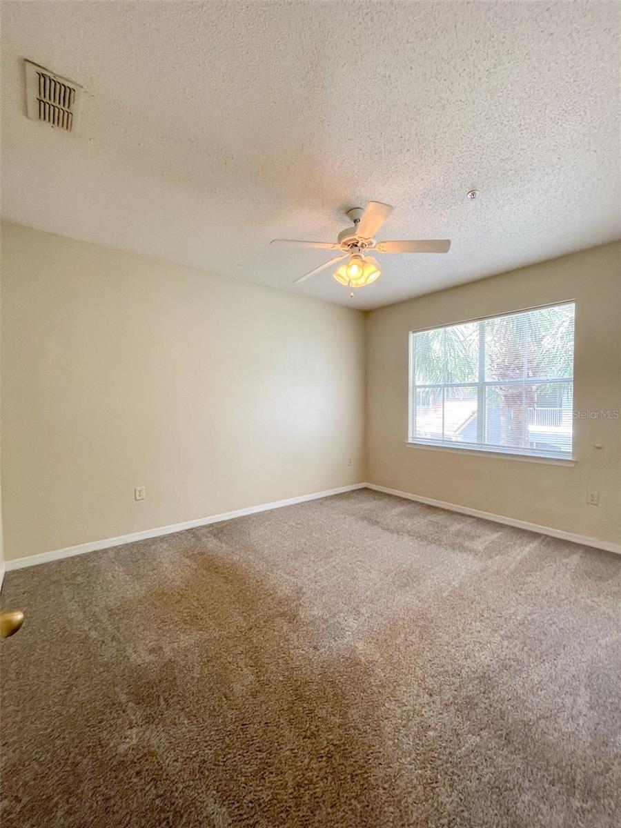 Image 17 of 31 For 18001 Richmond Place Drive 820