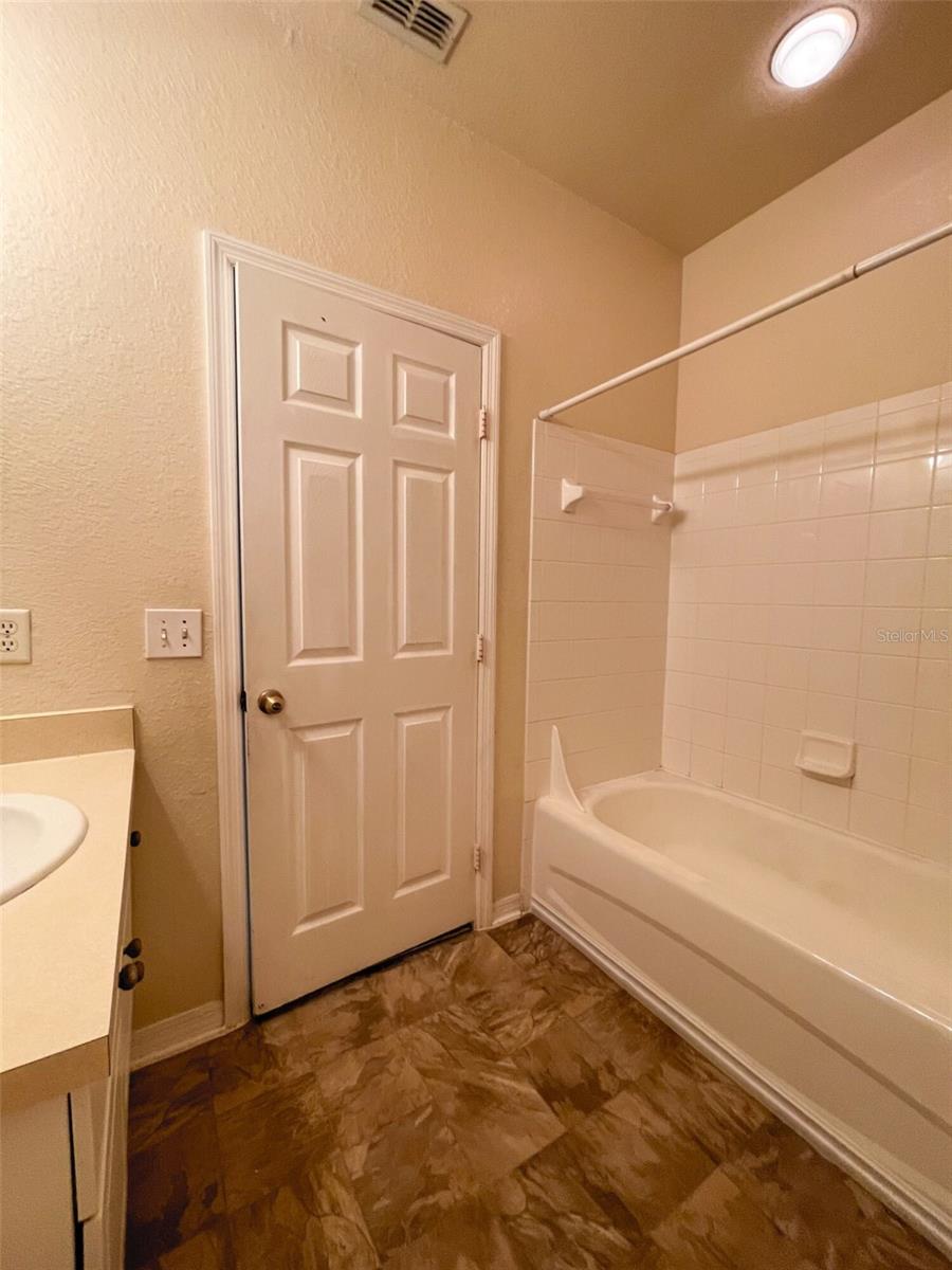 Image 22 of 31 For 18001 Richmond Place Drive 820