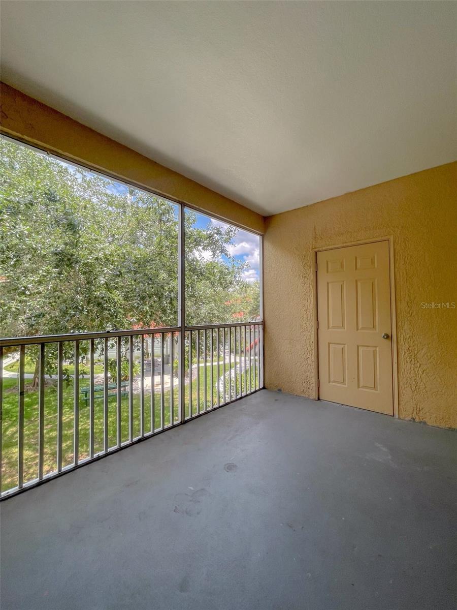 Image 24 of 31 For 18001 Richmond Place Drive 820