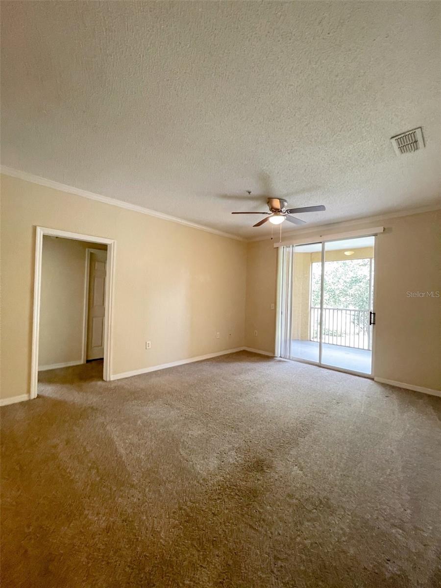 Image 6 of 31 For 18001 Richmond Place Drive 820