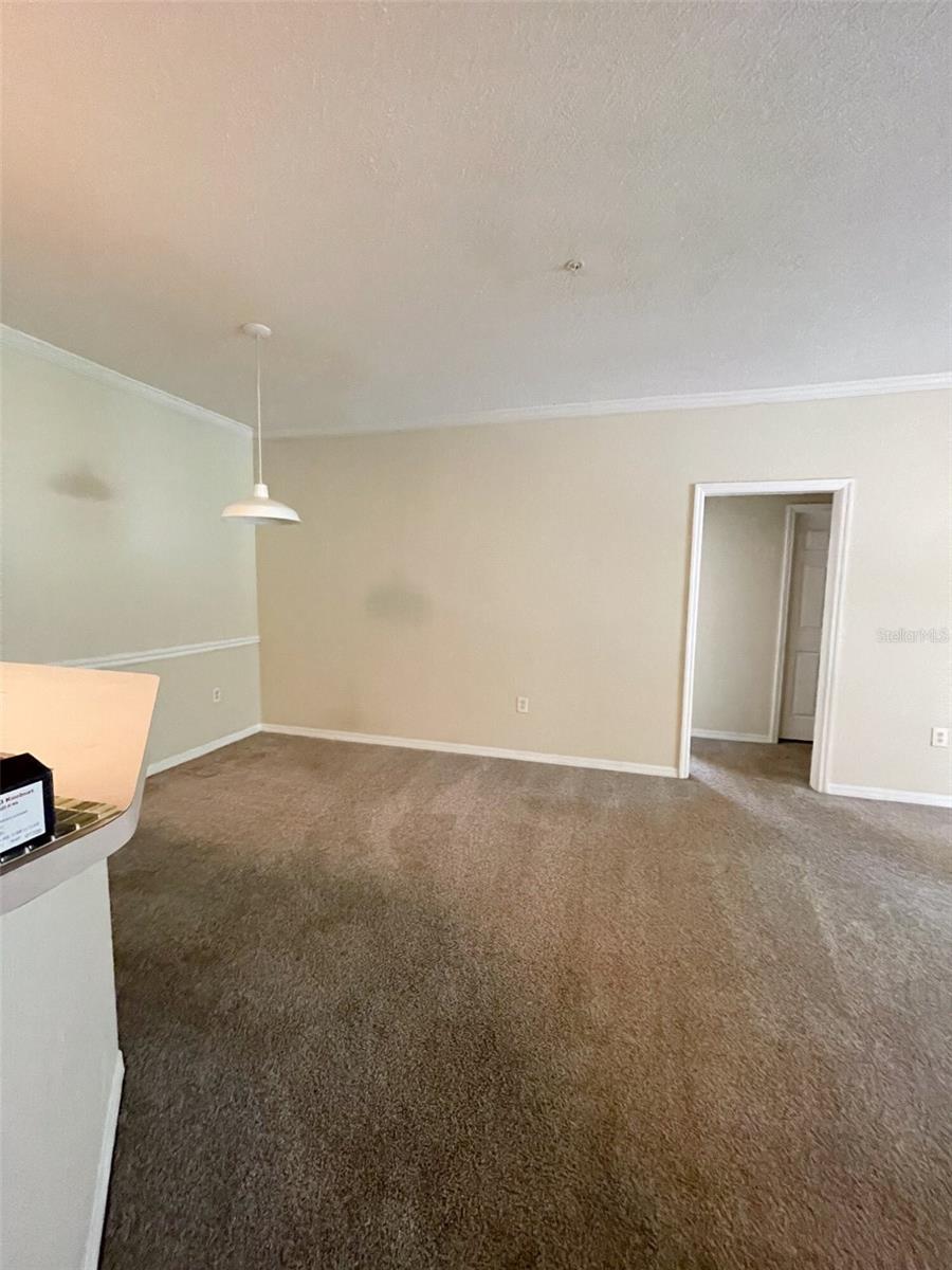 Image 7 of 31 For 18001 Richmond Place Drive 820