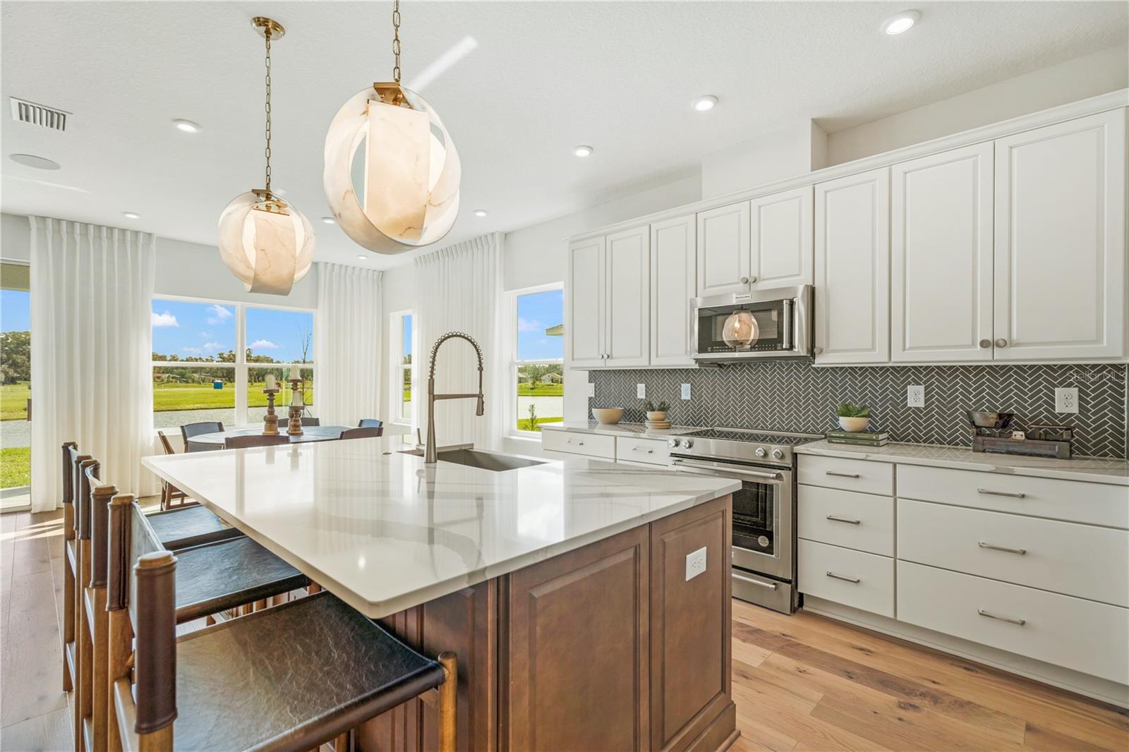 Image 4 of 22 For 8514 Arrow Creek Dr