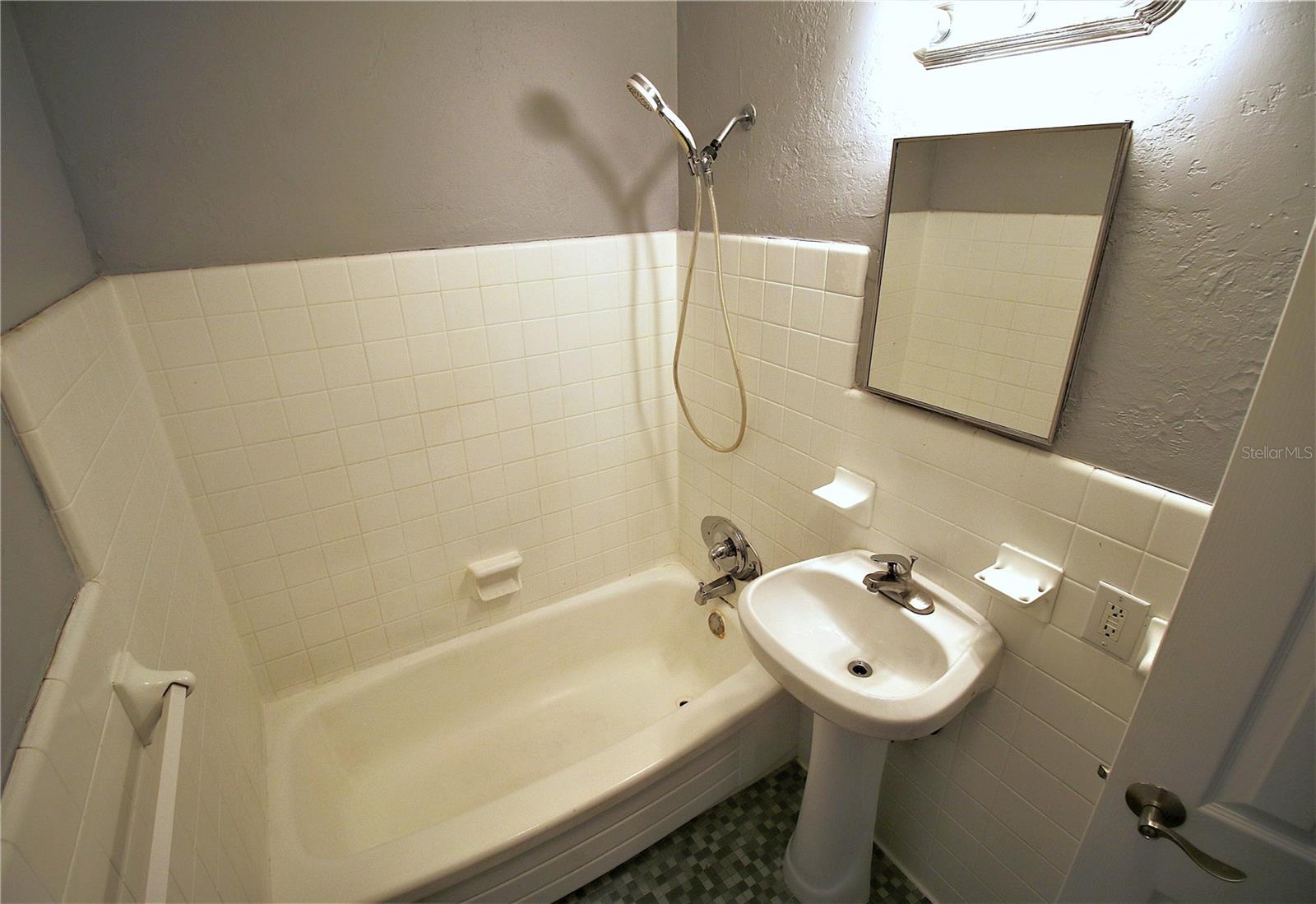 Image 14 of 28 For 3315 58th Avenue S 204