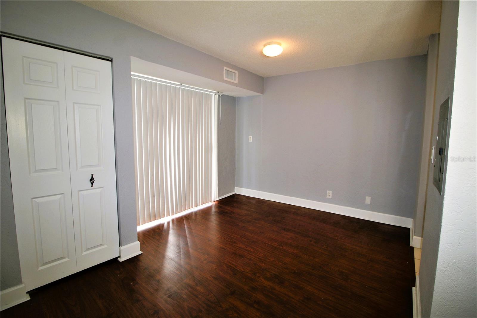Image 5 of 28 For 3315 58th Avenue S 204