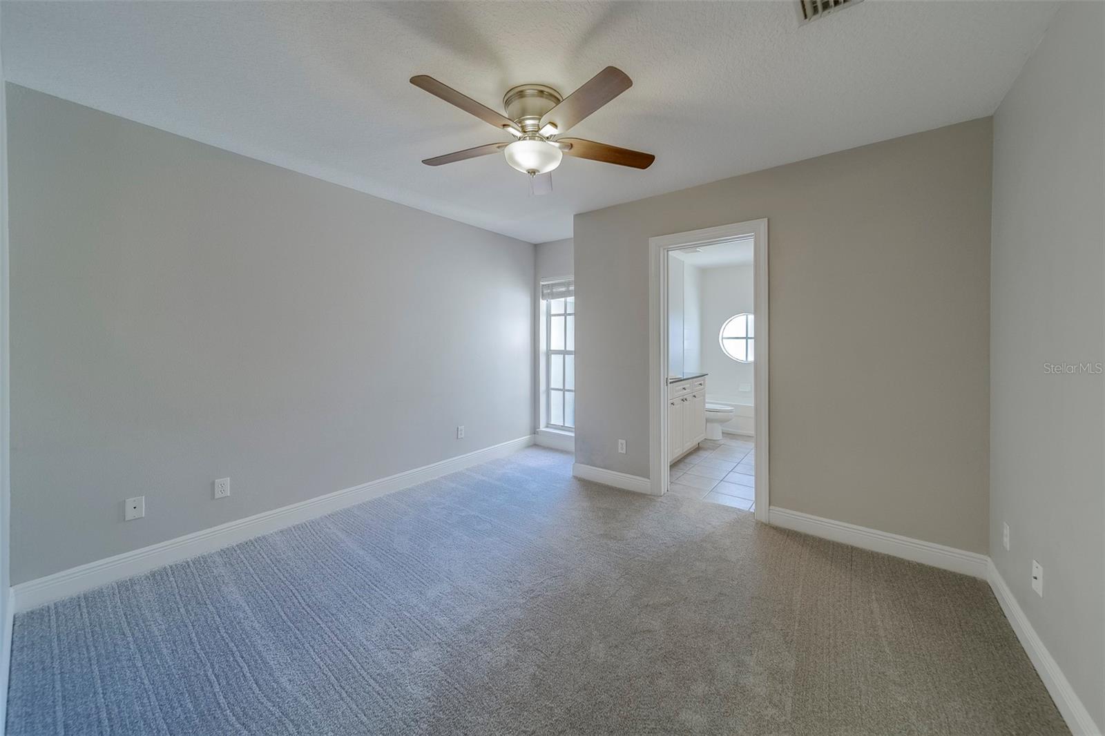 Image 36 of 67 For 270 Valencia Circle