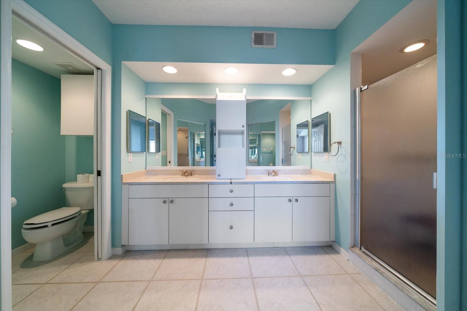 Image 14 of 22 For 6550 Shoreline Drive 7105