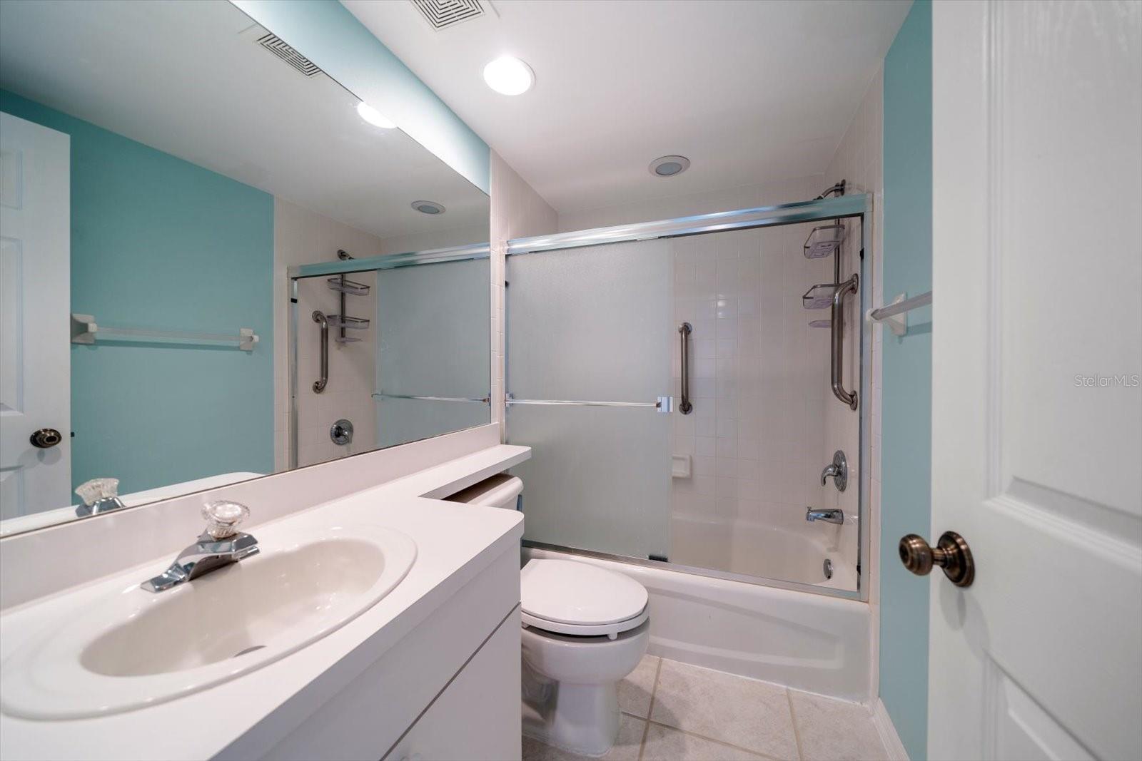 Image 17 of 22 For 6550 Shoreline Drive 7105