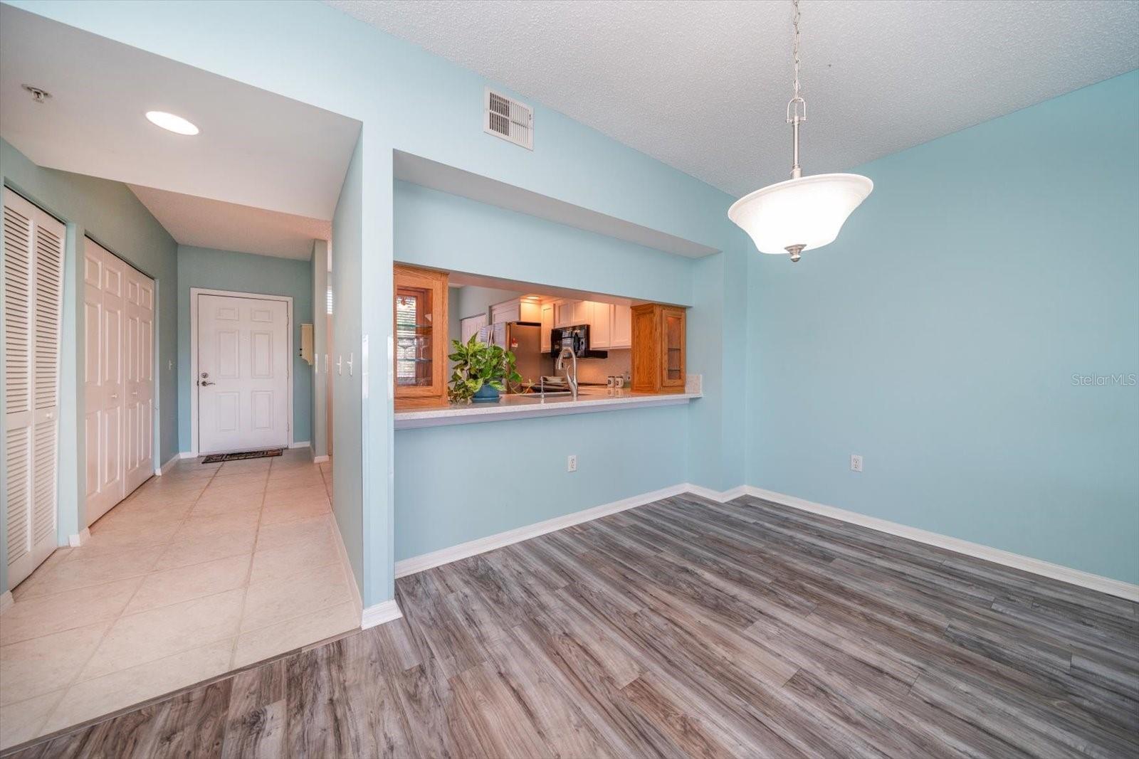 Image 6 of 22 For 6550 Shoreline Drive 7105