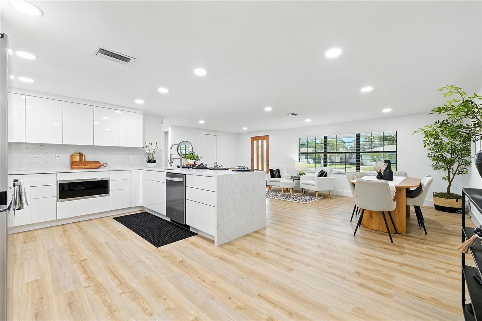 Image 17 of 51 For 5321 13th Avenue Drive W