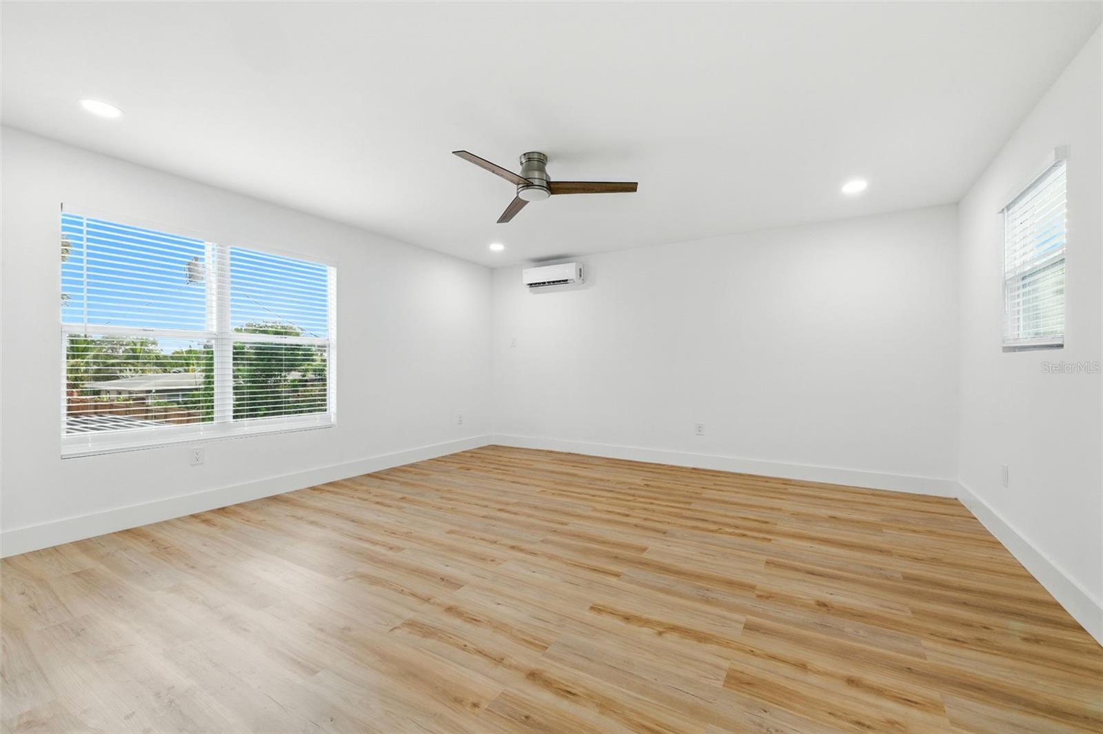 Image 32 of 51 For 5321 13th Avenue Drive W