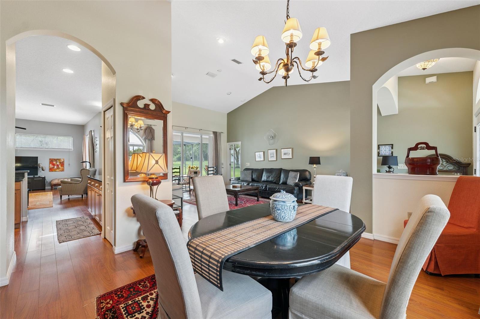 Listing photo id 8 for 18508 Floralton Drive