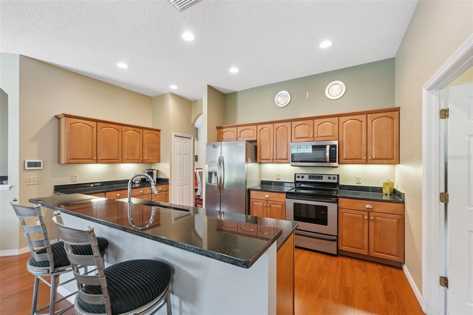 Listing photo id 10 for 18508 Floralton Drive