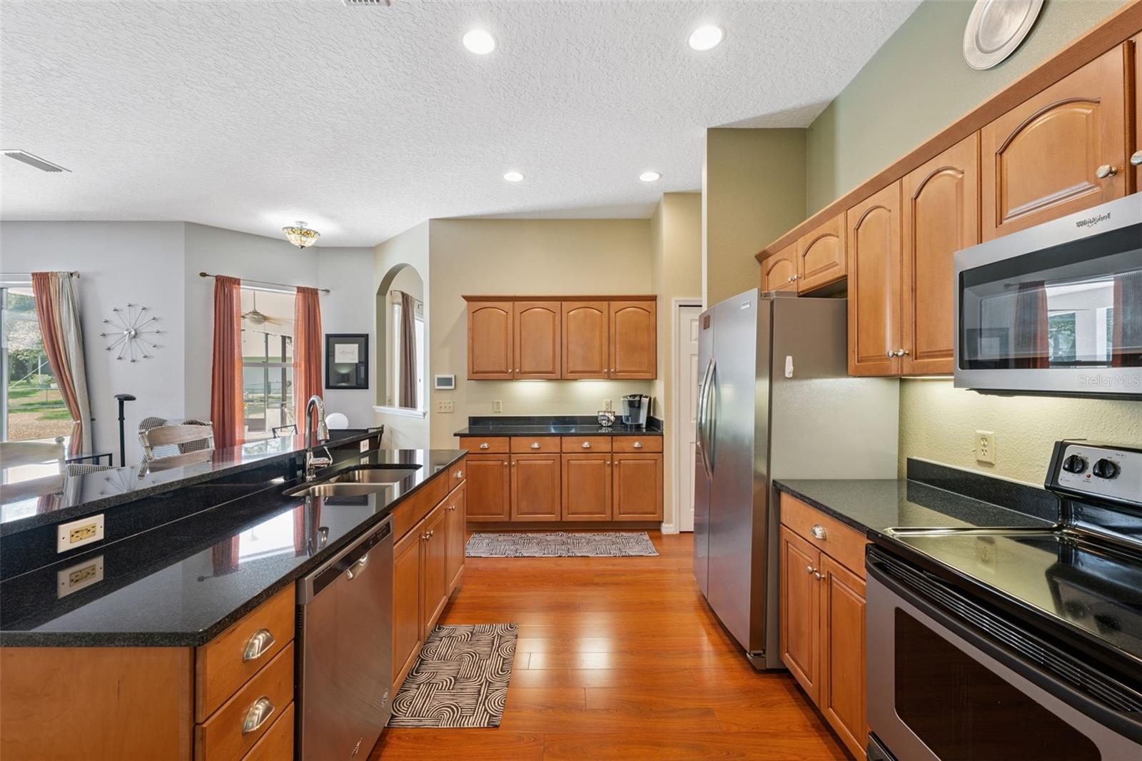 Listing photo id 11 for 18508 Floralton Drive