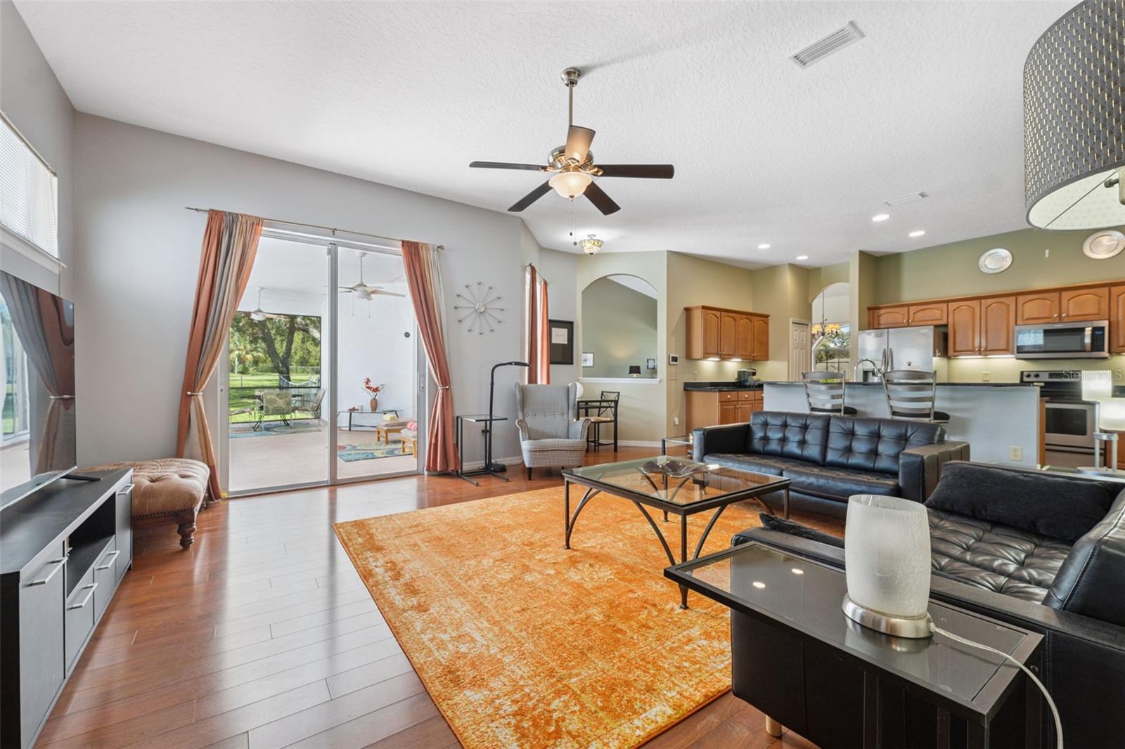 Listing photo id 13 for 18508 Floralton Drive