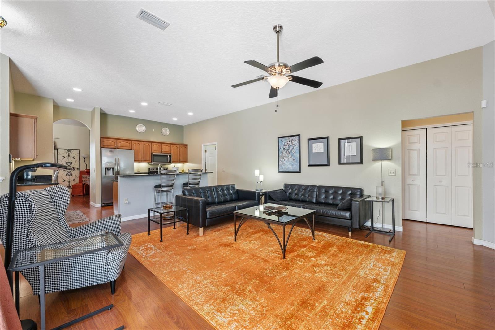 Listing photo id 14 for 18508 Floralton Drive