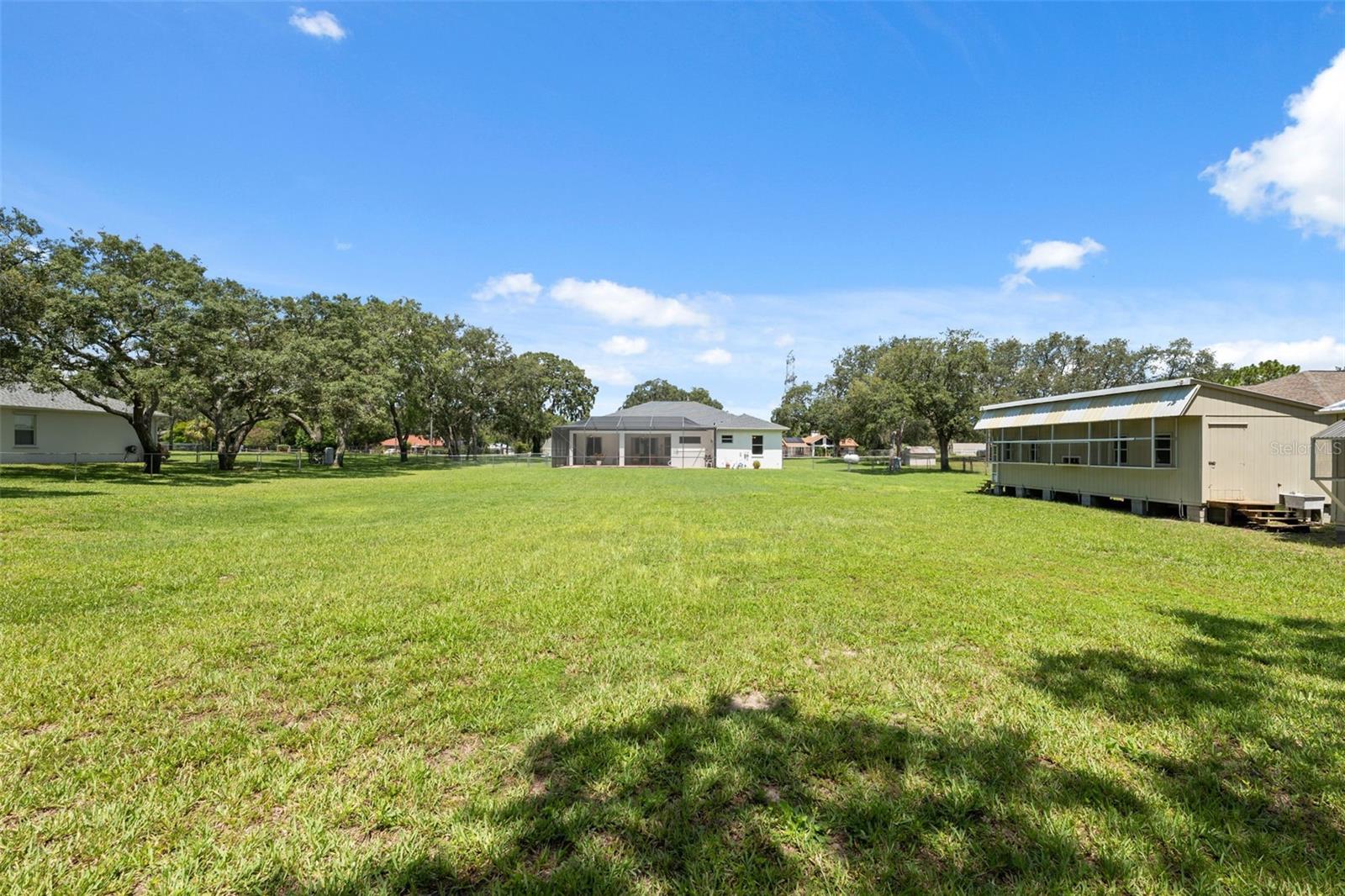 Listing photo id 35 for 18508 Floralton Drive