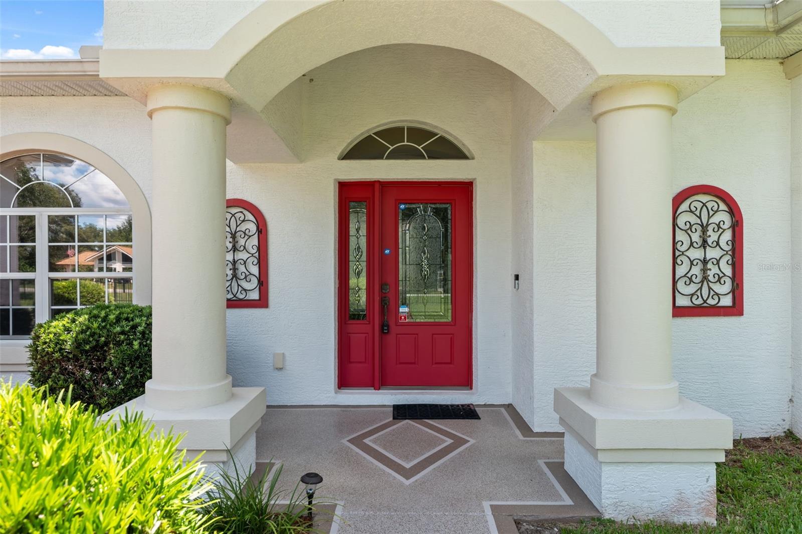 Listing photo id 2 for 18508 Floralton Drive