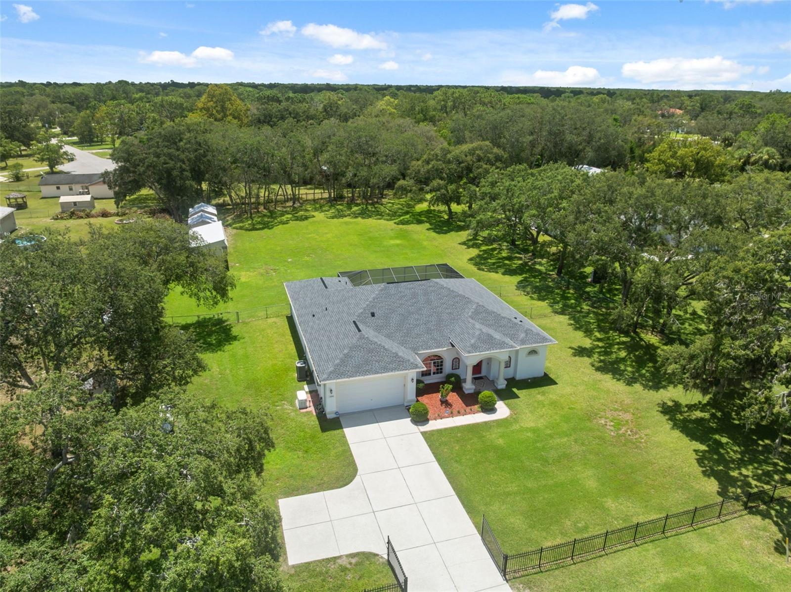 Listing photo id 39 for 18508 Floralton Drive