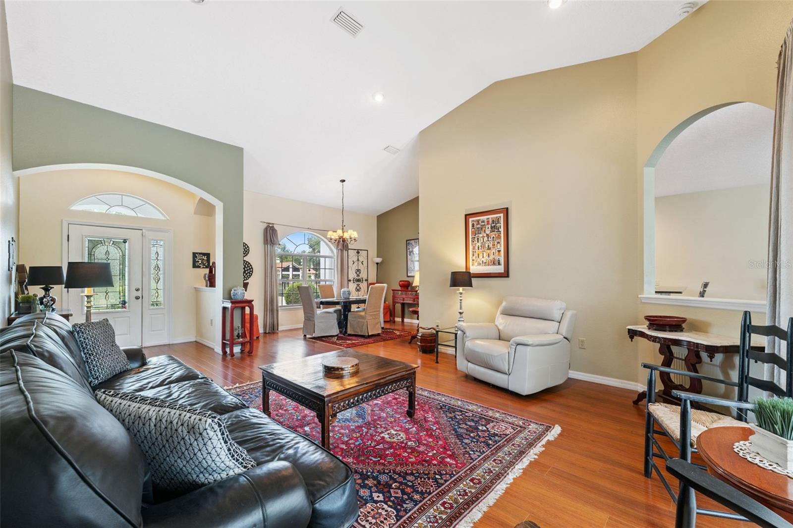 Listing photo id 5 for 18508 Floralton Drive