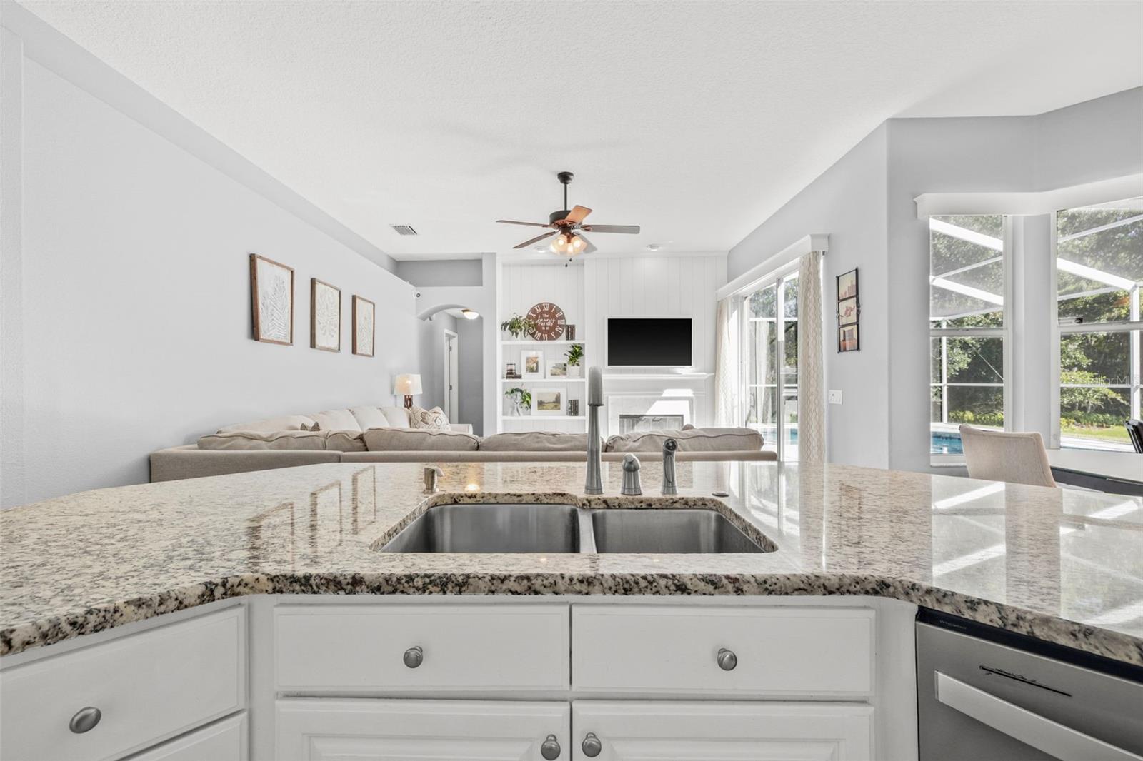 Image 11 of 49 For 25053 Winslow Way