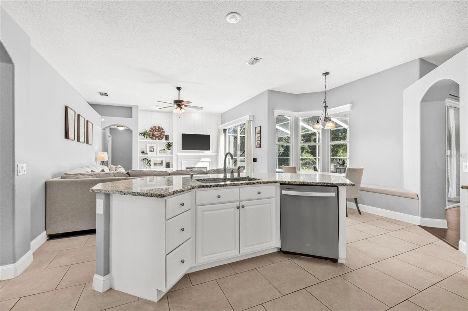 Image 14 of 49 For 25053 Winslow Way