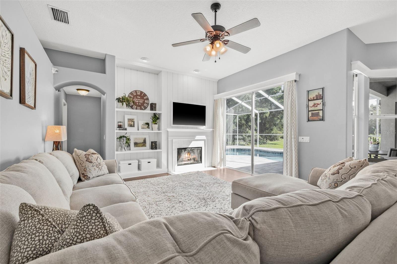 Image 19 of 49 For 25053 Winslow Way