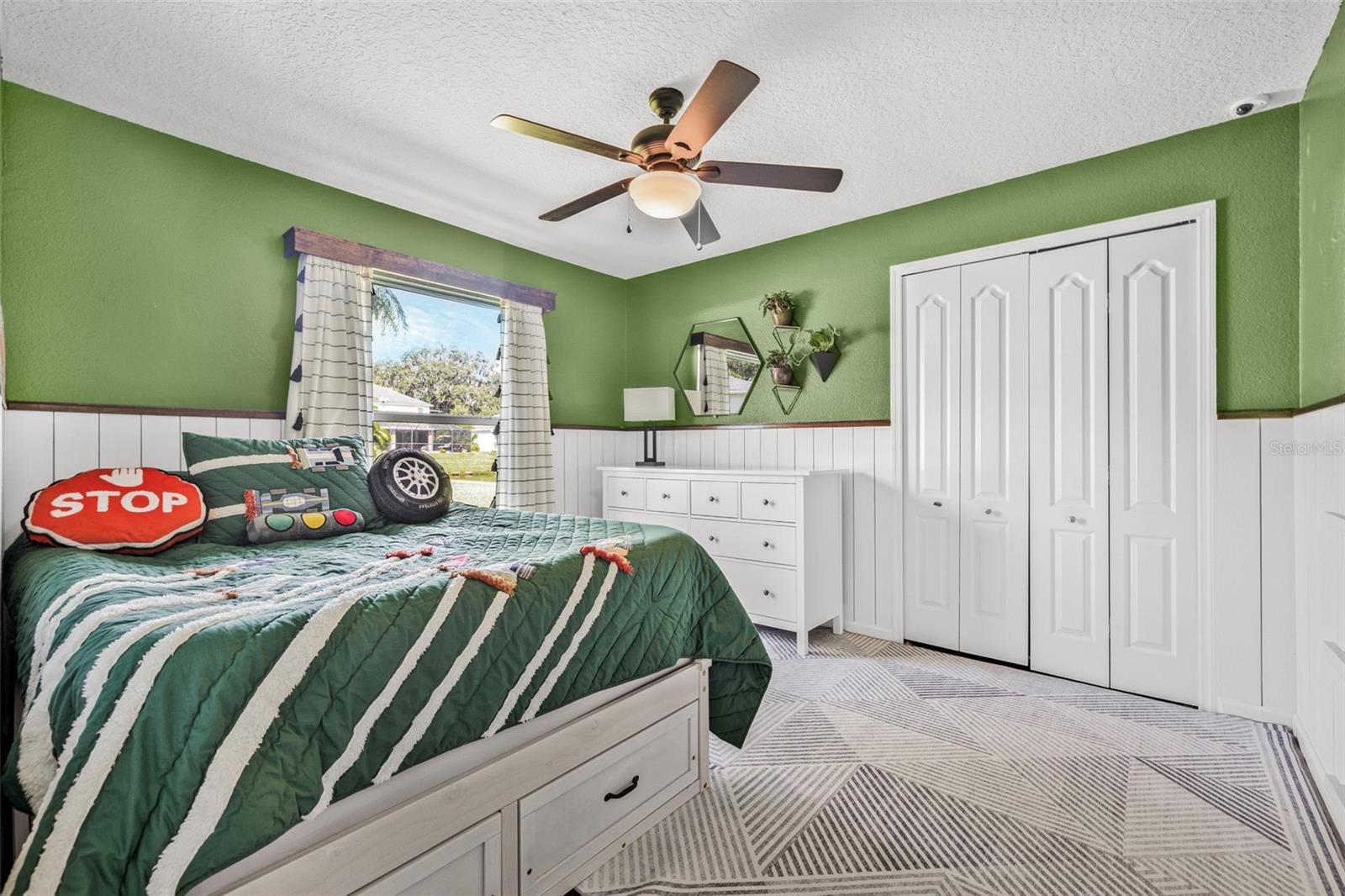 Image 32 of 49 For 25053 Winslow Way