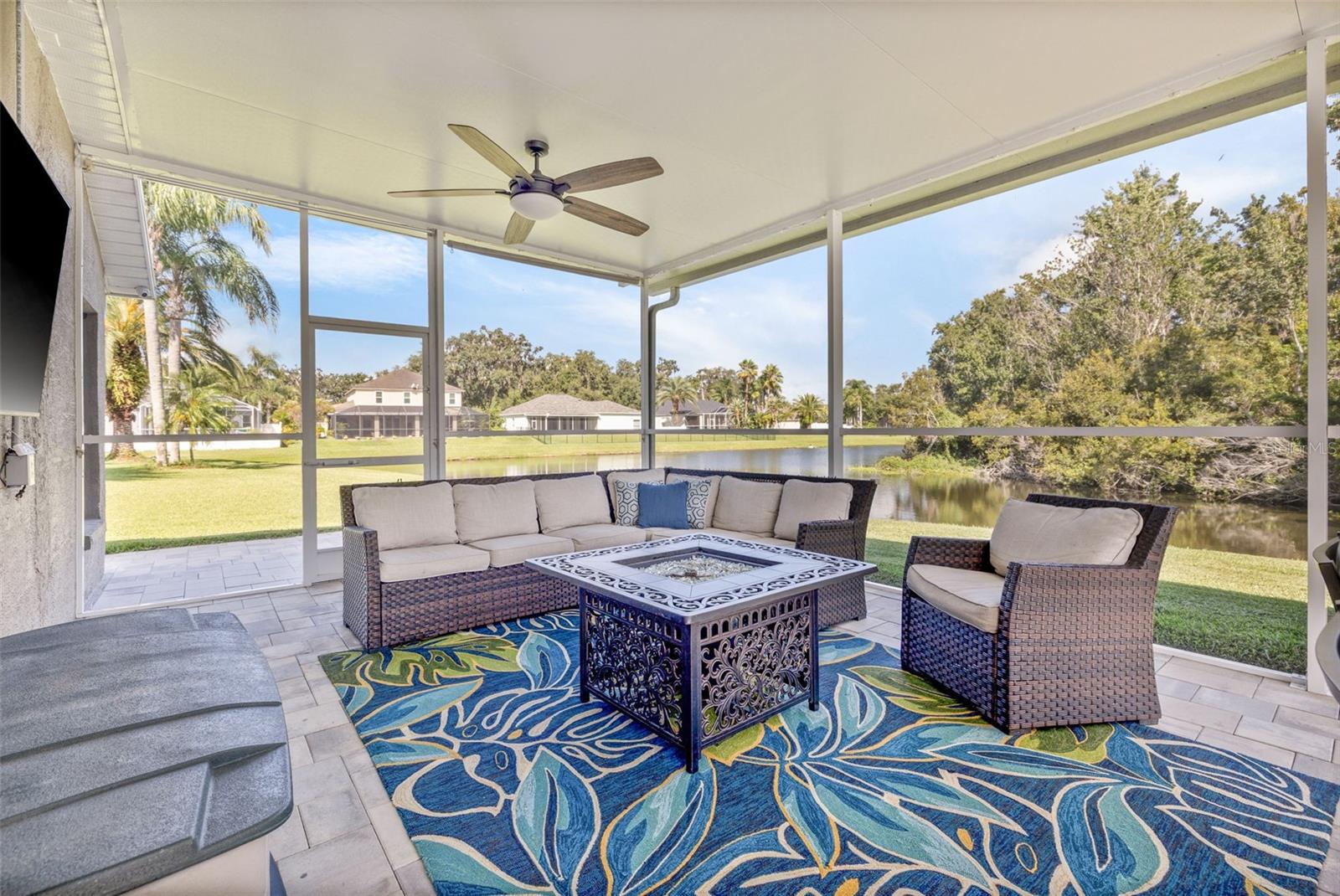 Image 38 of 49 For 25053 Winslow Way