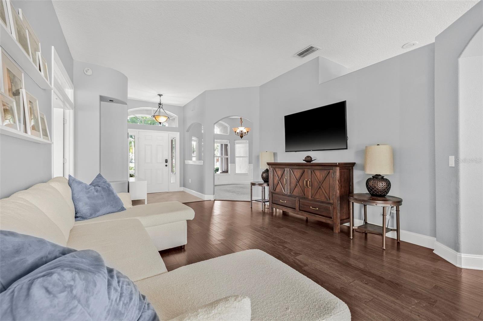 Image 8 of 49 For 25053 Winslow Way
