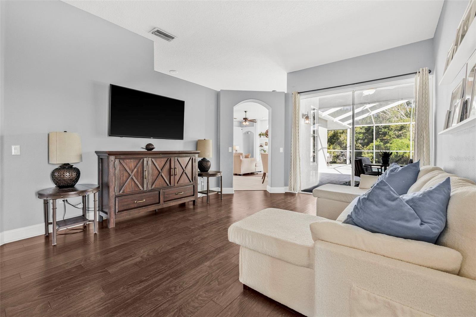 Image 9 of 49 For 25053 Winslow Way
