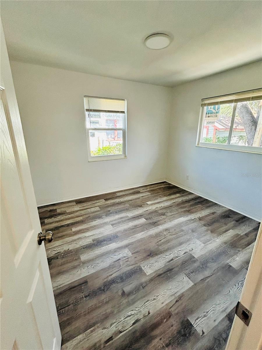 Image 6 of 11 For 2506 Auburn Street S