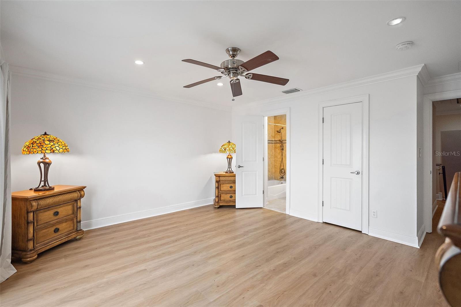Image 17 of 51 For 4974 Coquina Key Drive Se