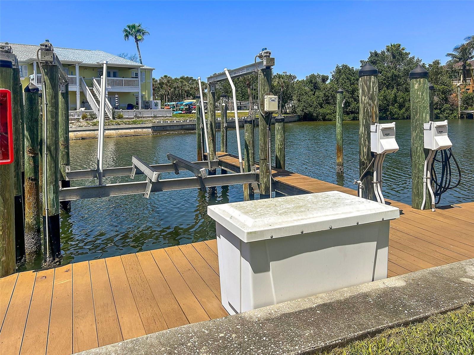 Image 31 of 51 For 4974 Coquina Key Drive Se