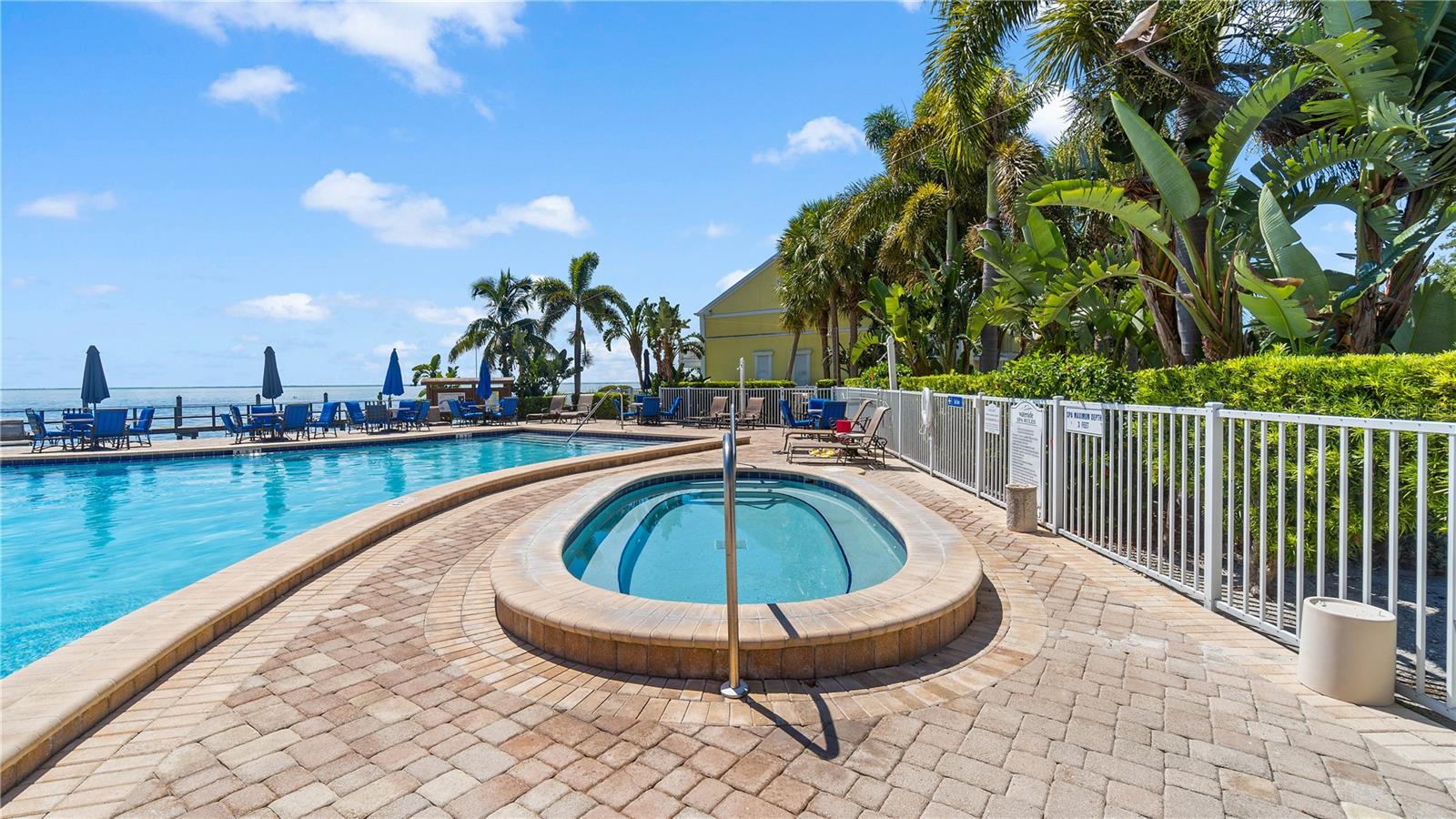 Image 40 of 51 For 4974 Coquina Key Drive Se