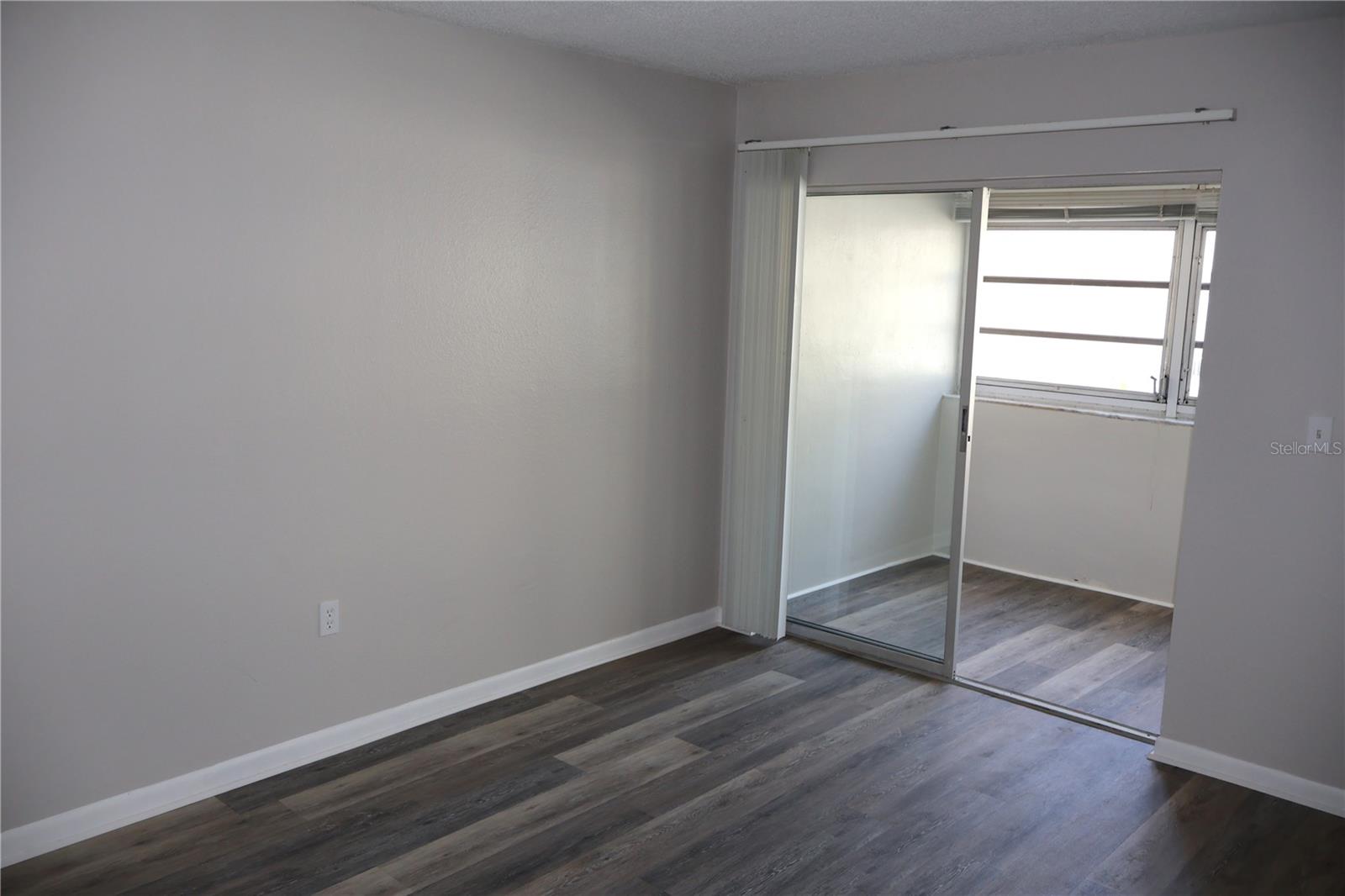 Image 4 of 12 For 6370 1st Street N 206