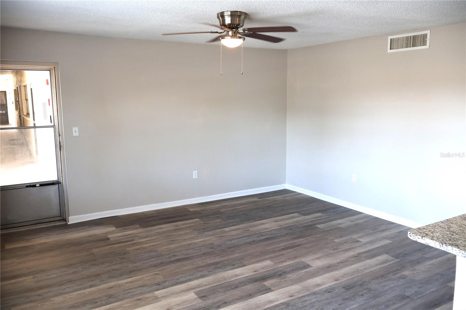 Image 7 of 12 For 6370 1st Street N 206